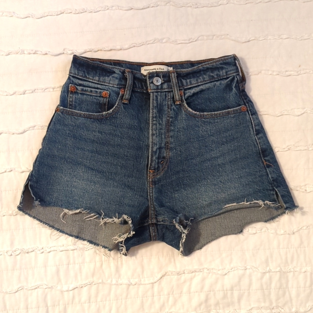 A&F Curve Love High Rise Mom Shorts - Dark Wash